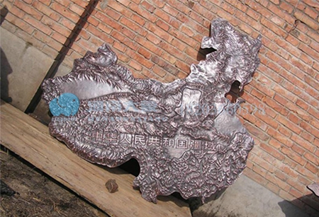 河南銅雕塑搭配國(guó)畫(huà)更能彰顯藝術(shù)之美